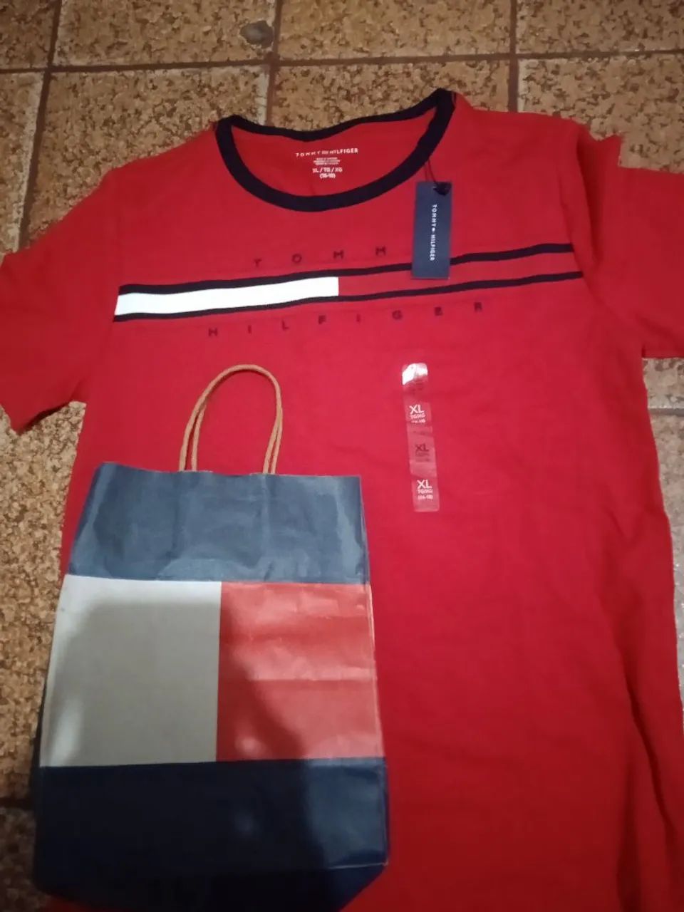 Camisa Tommy importada do Canadá  - Foto 2