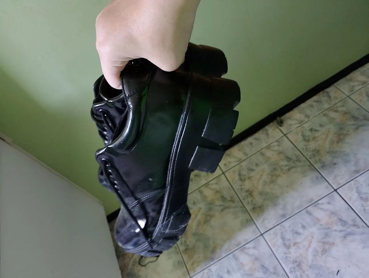 Vendo linda Botinha preta  - Foto 3