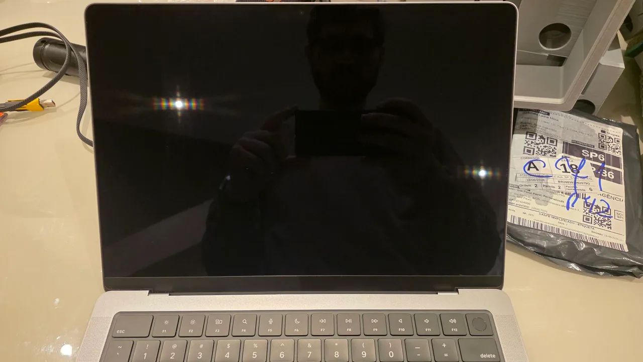 MacBook Pro 14" M3 - 16GB RAM / 1TB SSD - Impecável!