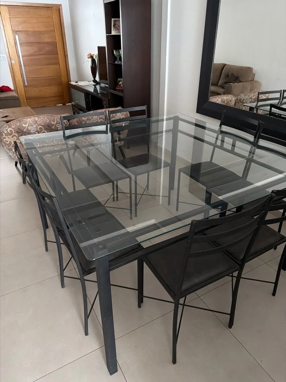 Mesa de vidro com 8 lugares 