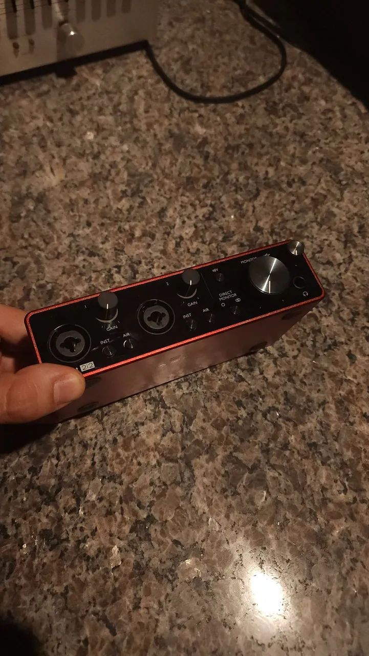 Interface de áudio Focusrite 2i2 3gen