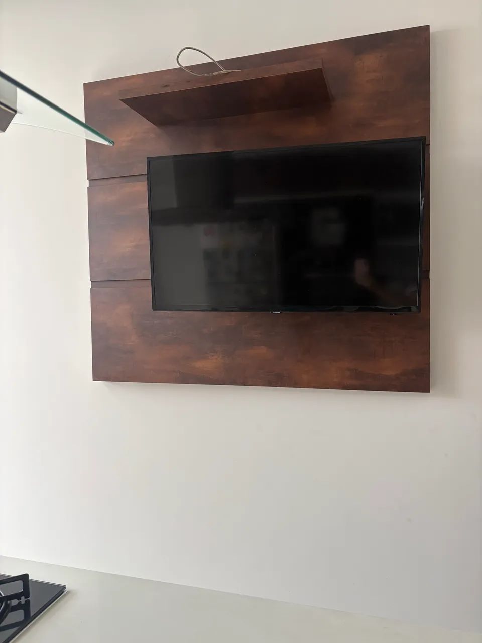 TV SANSUNG 40 polegadas + painel de madeira 