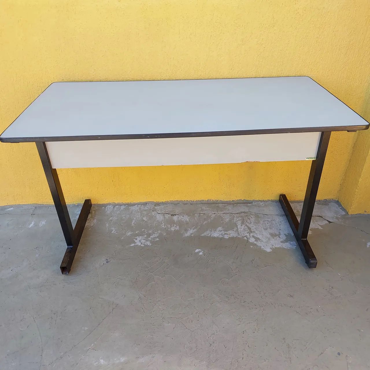 Mesa escritório com gavetas cinza - Foto 4