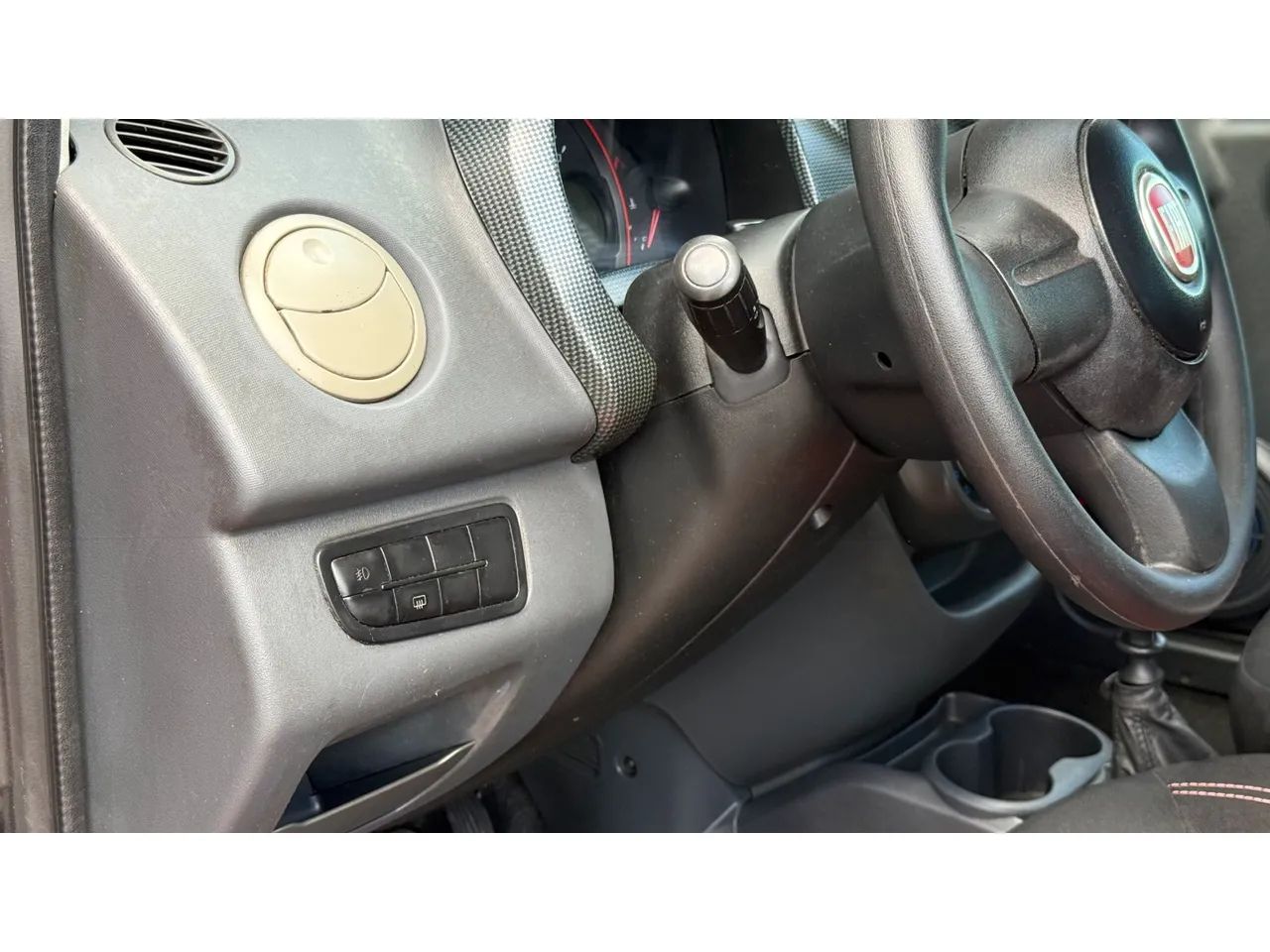 Fiat Uno Sporting 1.4 EVO Fire Flex 8V 4P 2012 - Foto 5
