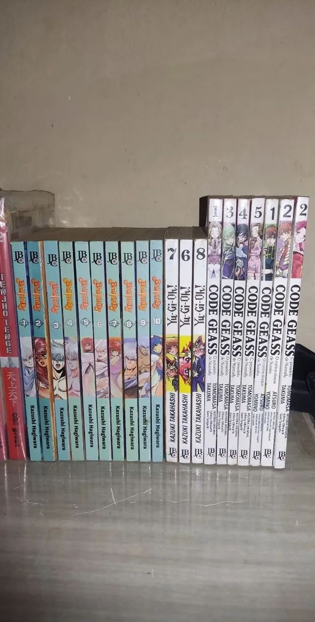 Lote com 20 Mangás Bastard, Yu-Gi-Oh e Code Geass - Foto 2