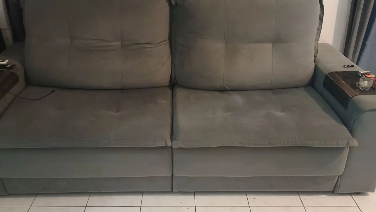 Sofá retrátil reclinável 