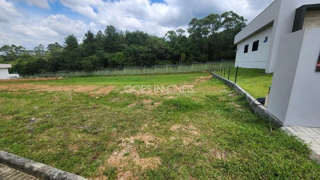 Terreno em Condomínio Fechado, na cidade de Criciúma/SC.