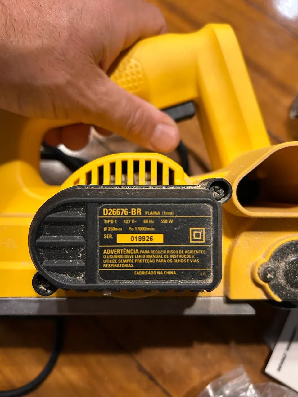 Plaina elétrica Dewalt modelo D26676 - Foto 4