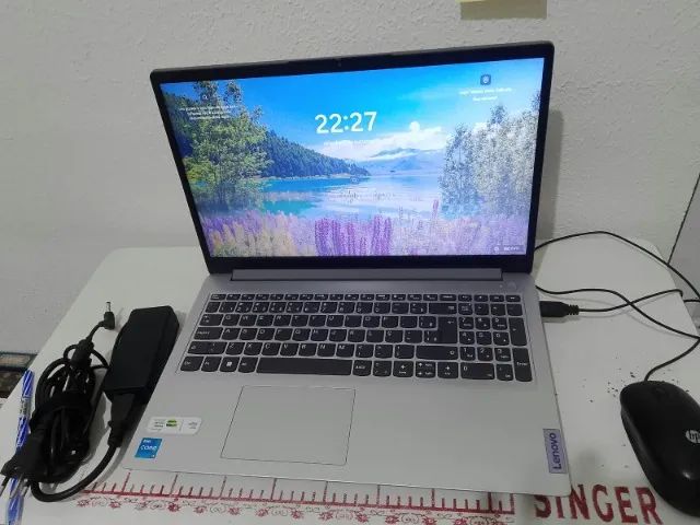 Notebook Lenovo I3 4G RAM + Mouse e Carregador