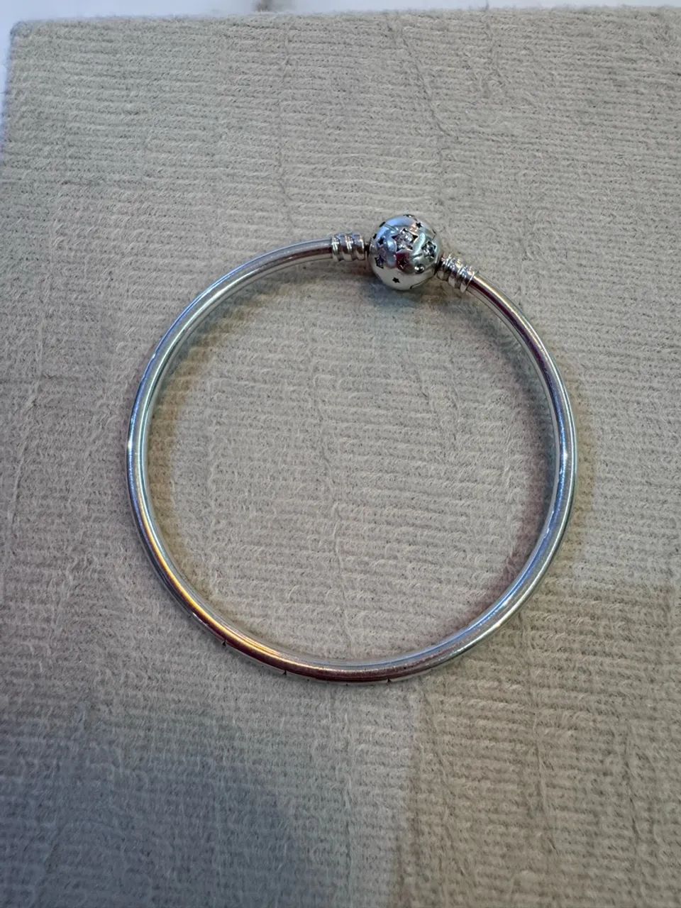 Bracelete rígido Pandora 