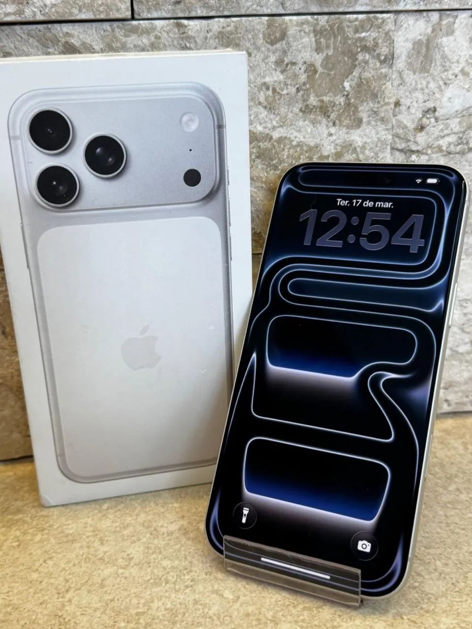 IPhone 17 PRO MAX 256GB ( PRATICAMENTE SEM USO COM 4 CICLOS APENAS)