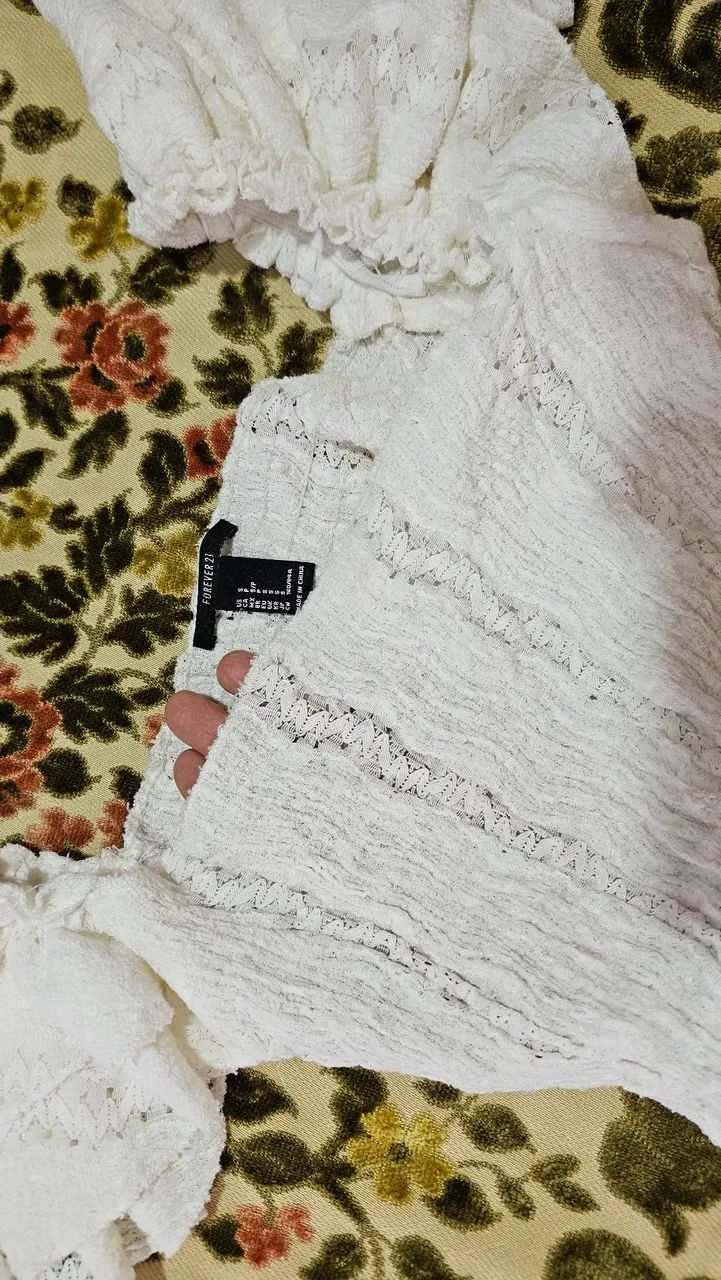 Top cropped com manga bufante - Foto 3