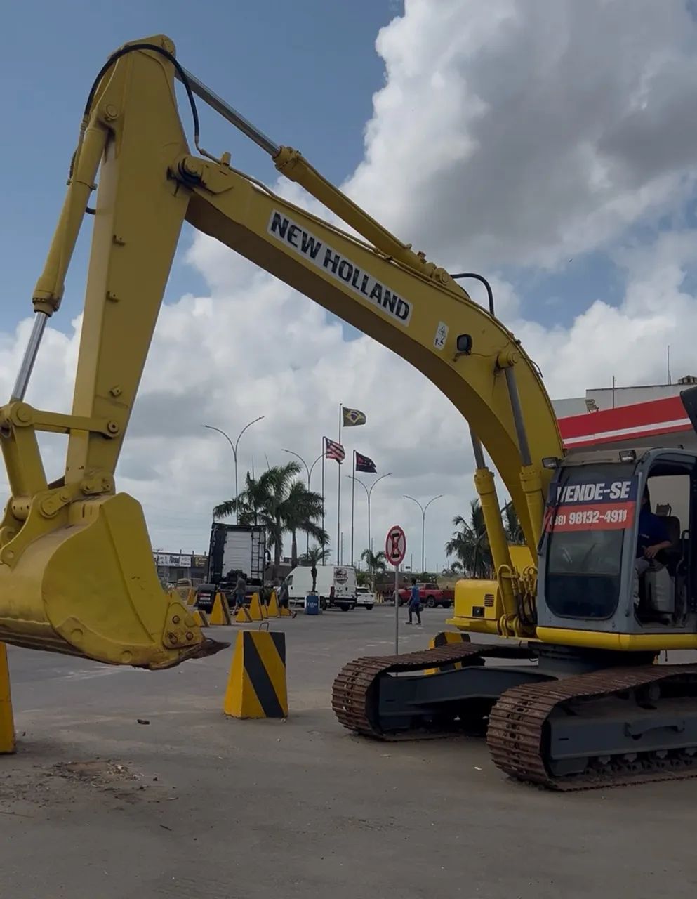 Escavadeira NEWHOLAND  - Foto 2