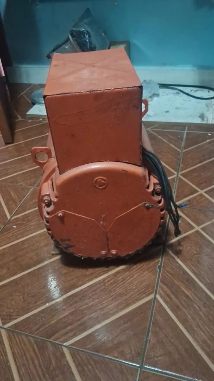 Gerador Bambozzi 12,5 kVA Trifásico 127/220V 1800RPM Seminovo - Foto 4