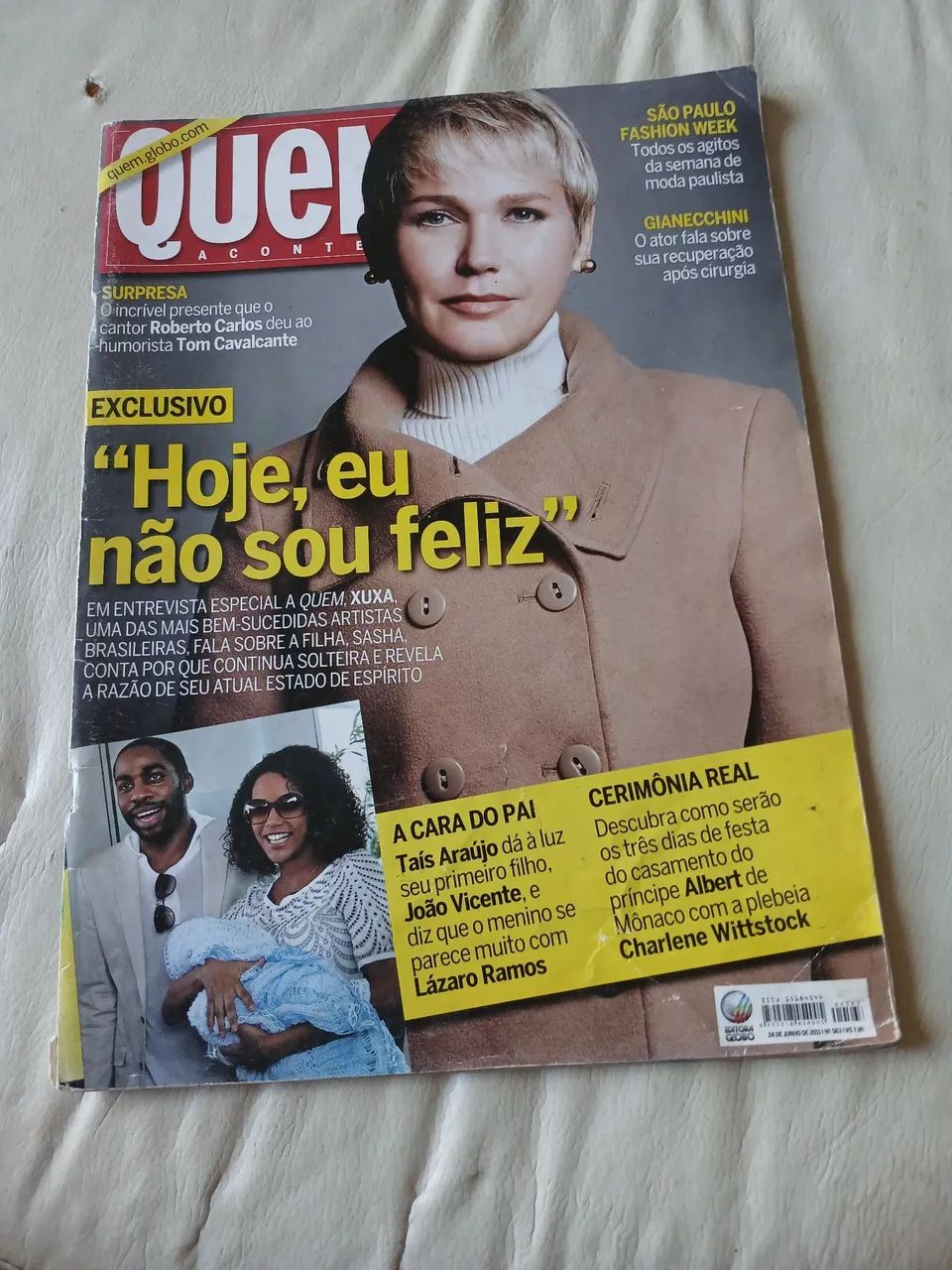 Revista quem xuxa Deborah secco caio Castro Thiago Martins chris evans Roberto Carlos
