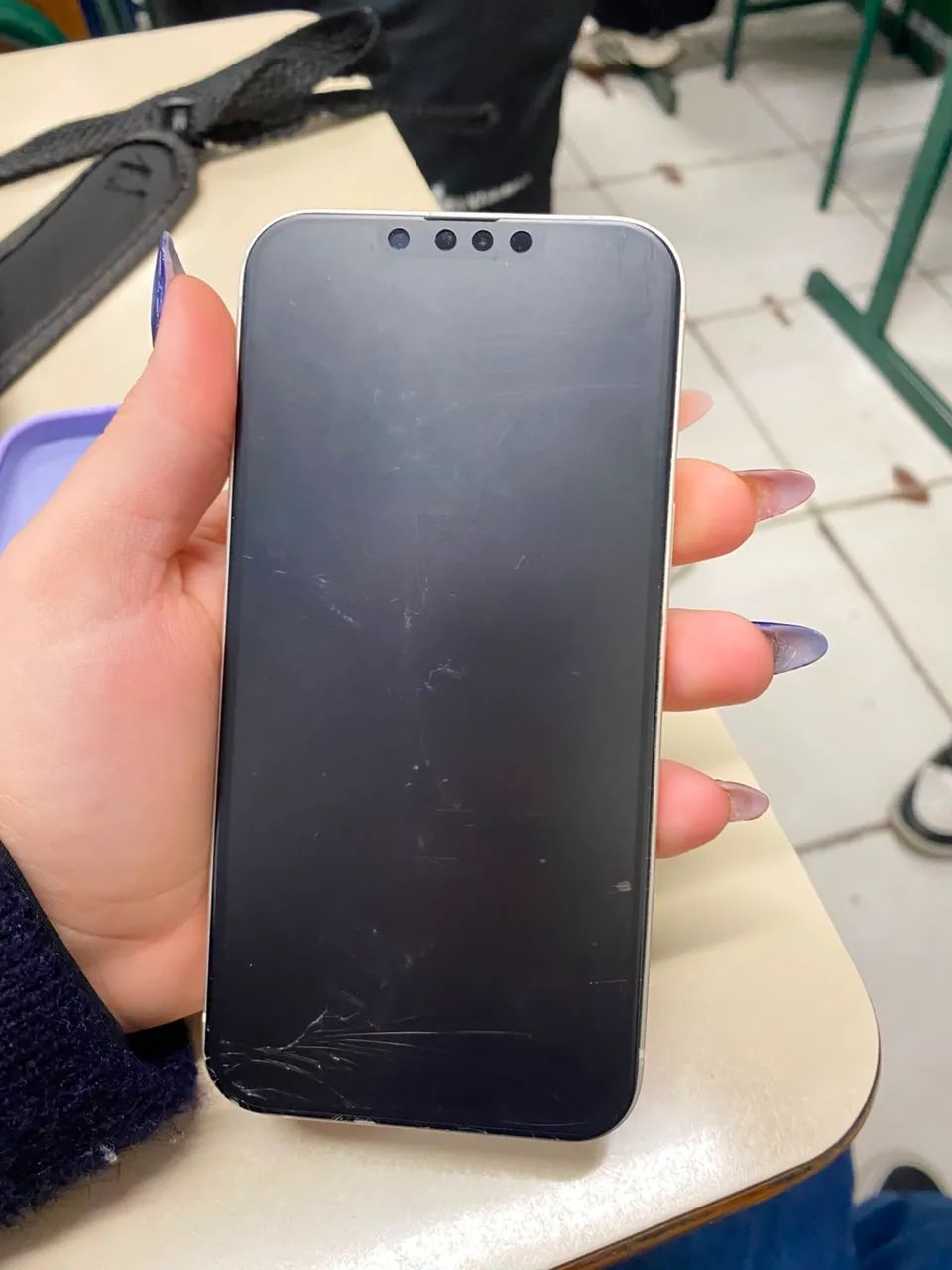 VENDO IPHONE 13 NOVO