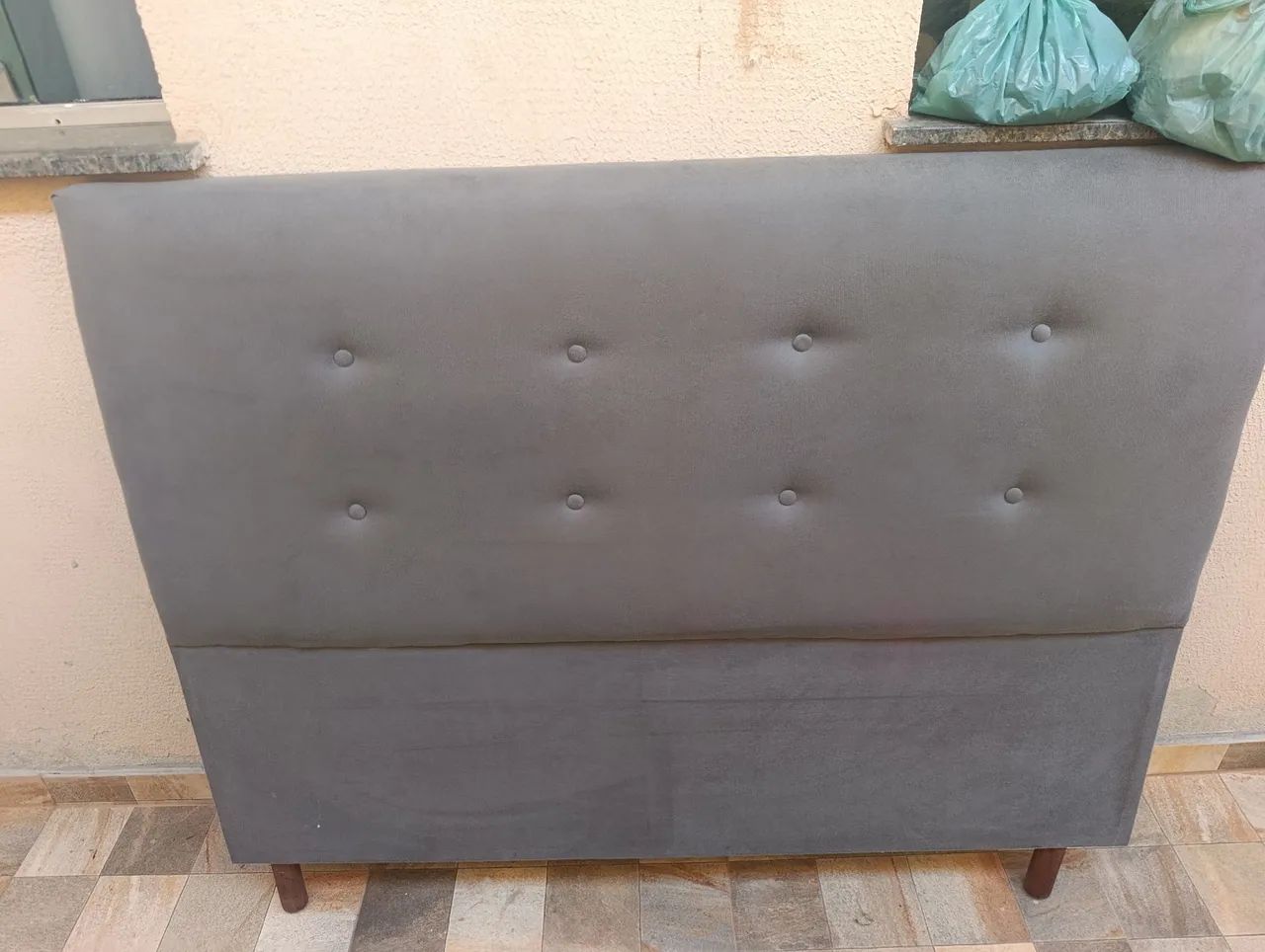 Vendo cabeceira casal quase nova  - Foto 2
