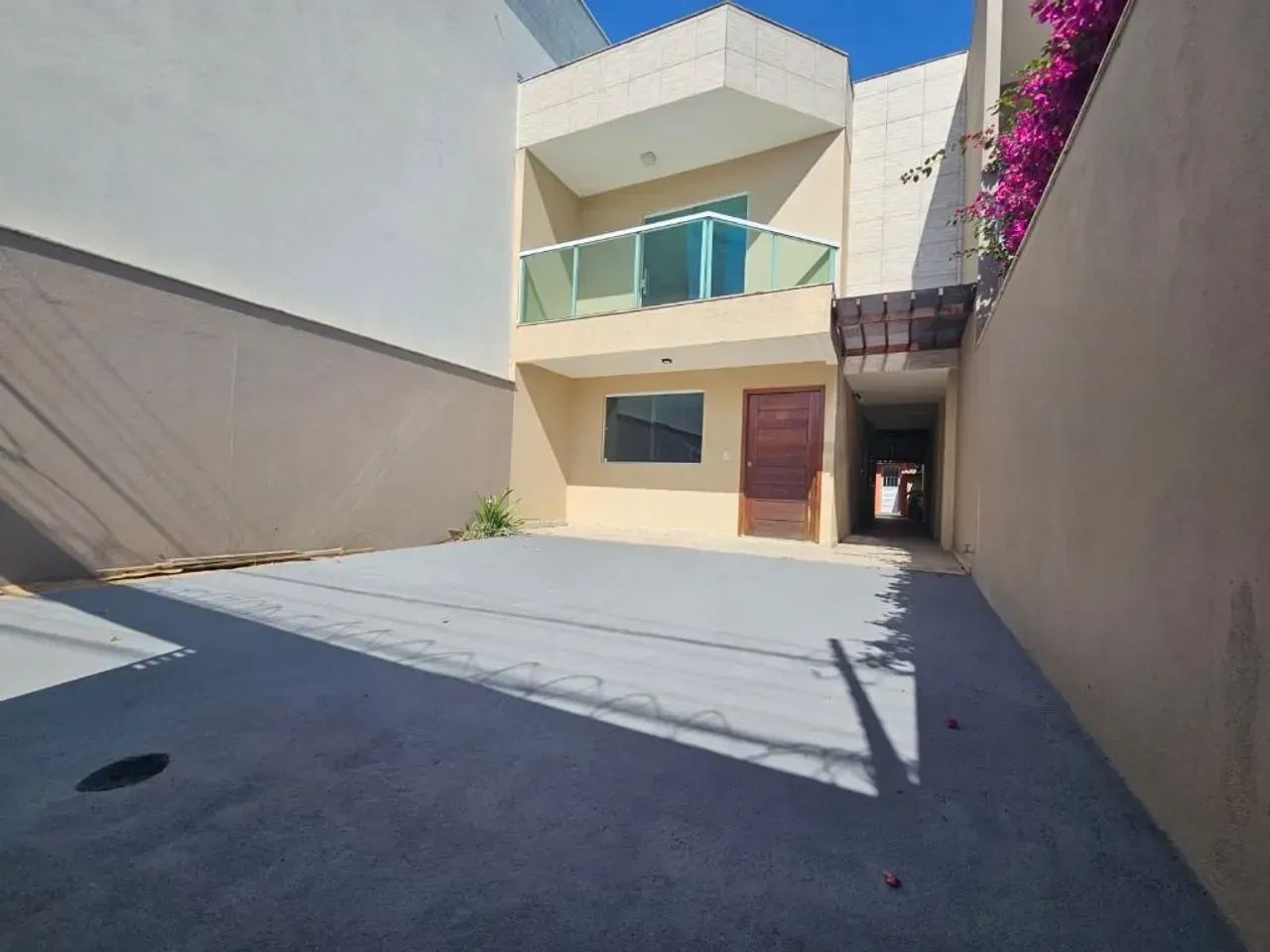Casa duplex para locação em Morada de Laranjeiras