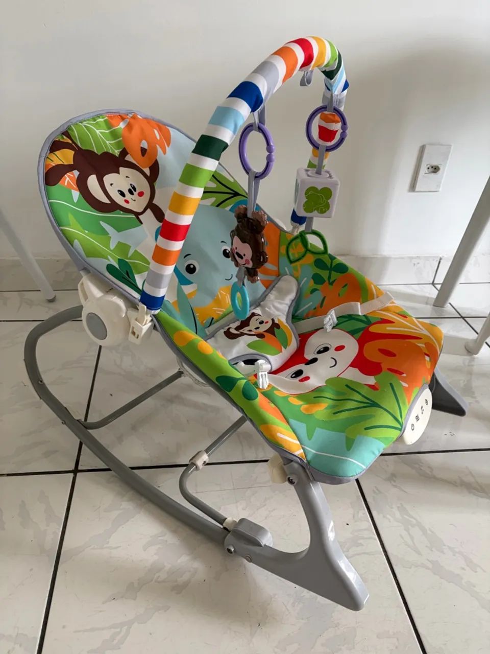 Cadeirinha de balanço usada 