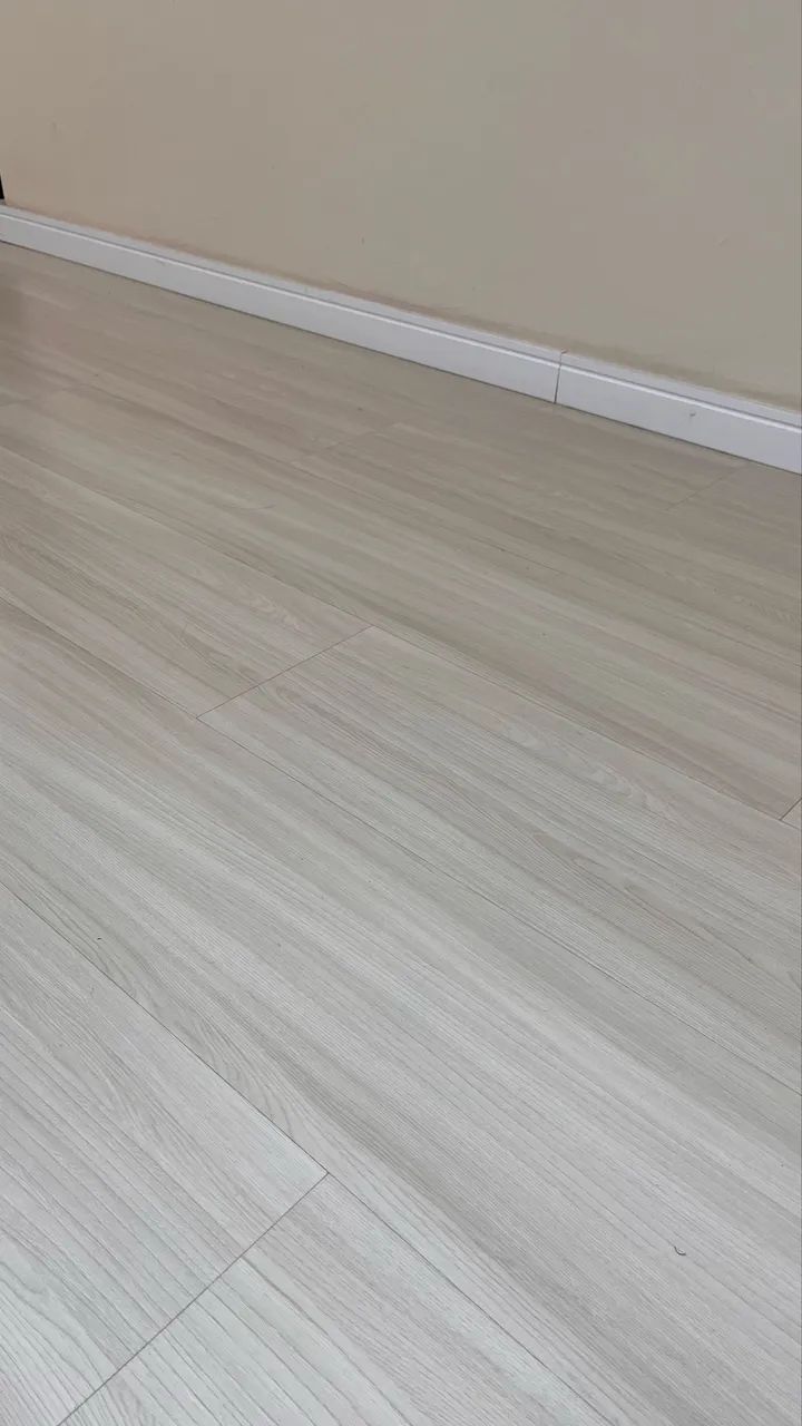Piso laminado- 100 metros+ rodapés  - Foto 5