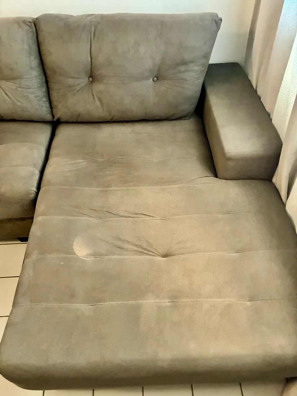 Sofá Grande em L com Chaise - Confortável e Espaçoso - Foto 3
