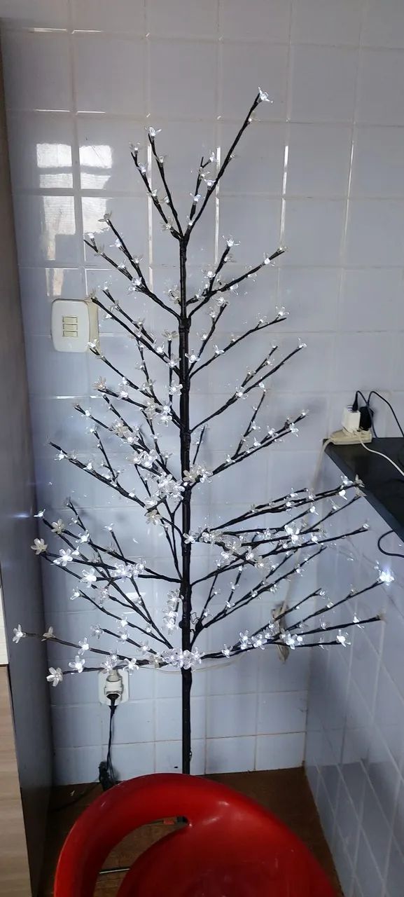 Árvore de Natal de led (ótima).
