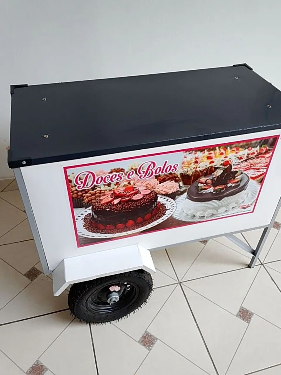 Carrinho de Doces e bolos com Guarda Sol e Rodas Pneumáticas  - Foto 4