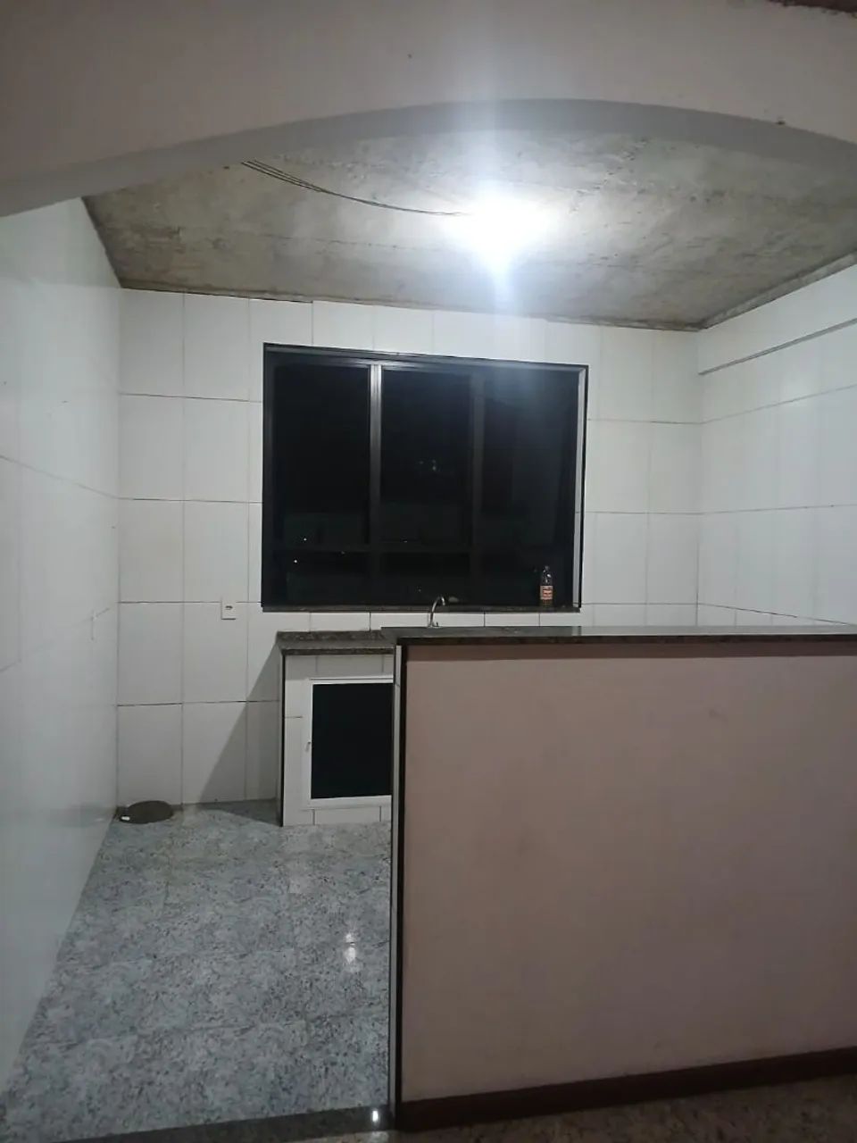 Alugo casa com 2 quartos  ( 800 reais )