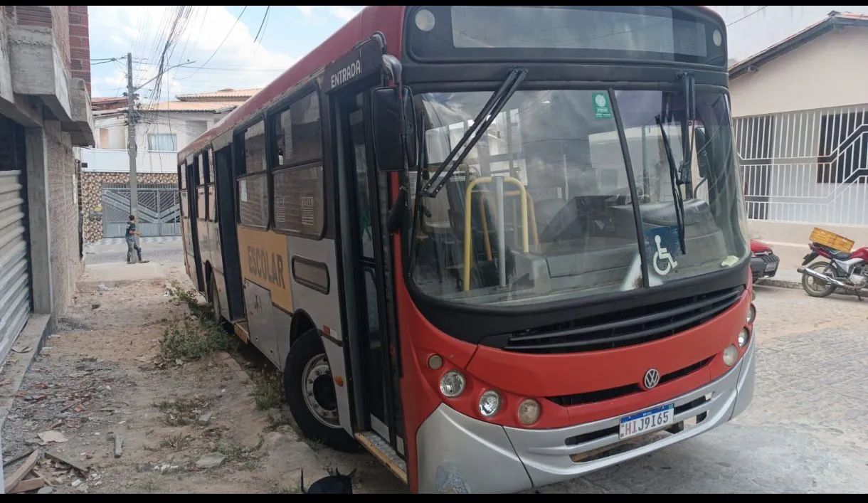 Ônibus - Foto 2
