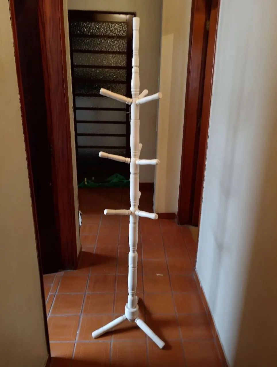 Cabideiro antigo branco