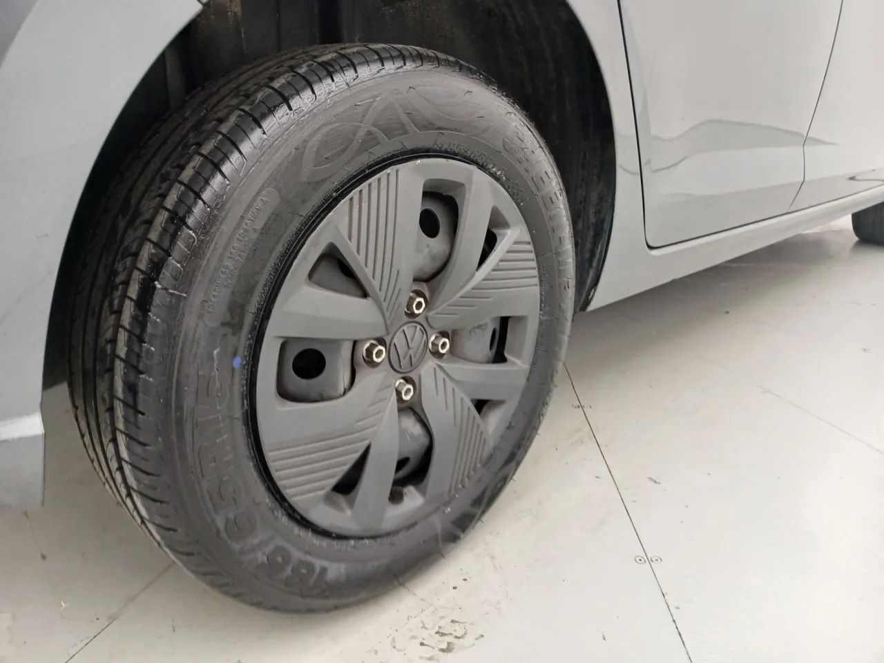 Volkswagen Polo Track 1.0 Flex 12V 5p, foto 13 de 18