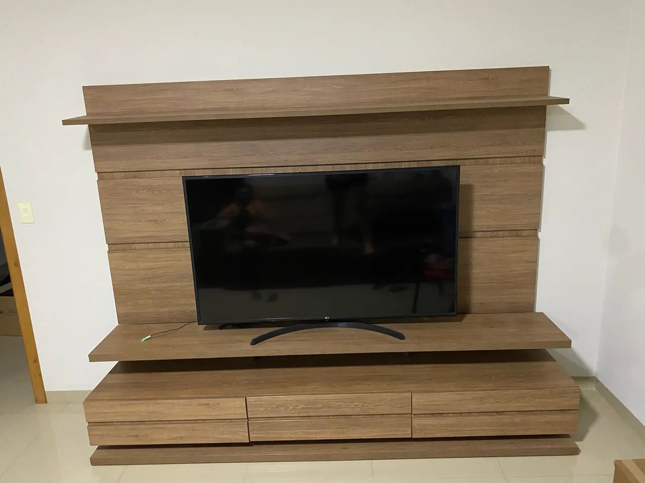 Rack com rodinhas e painel Sala - Foto 3