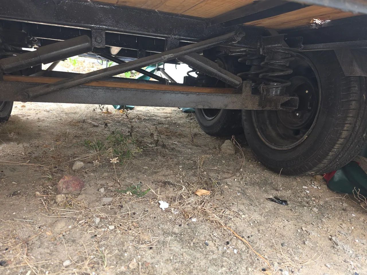 Vendo carroça prancha 2 eixos - Foto 5