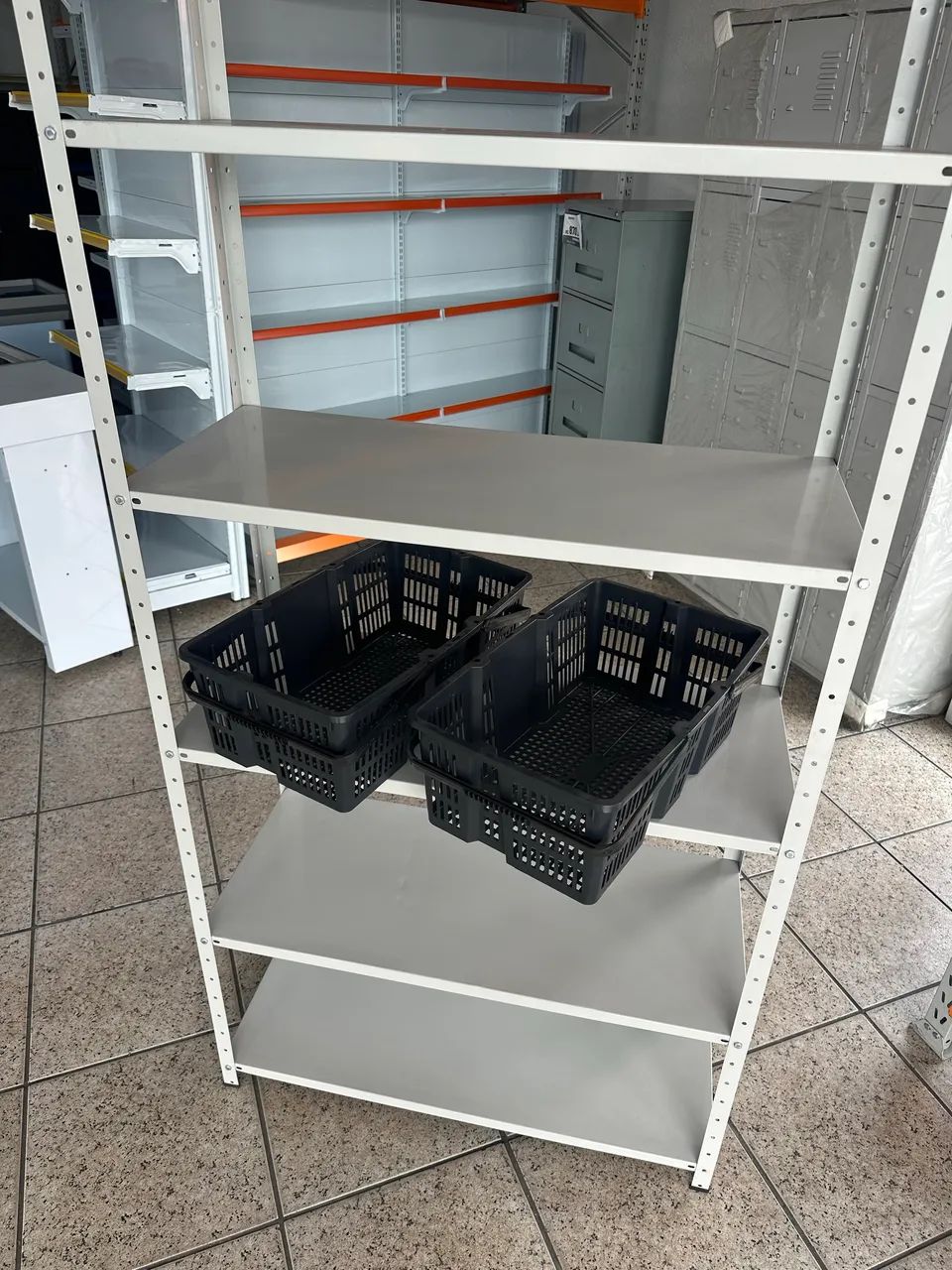 CESTA PLÁSTICA PRETA 