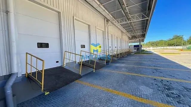 Alugue galpão com 09 doca de 5459,44m² em condomínio. As margens BR-101 Prazeres