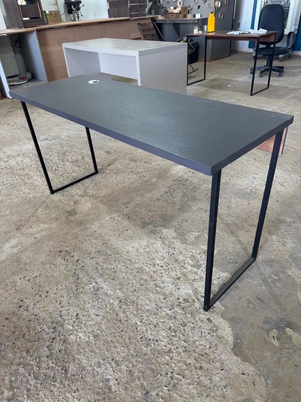 Mesa industrial reforçada 