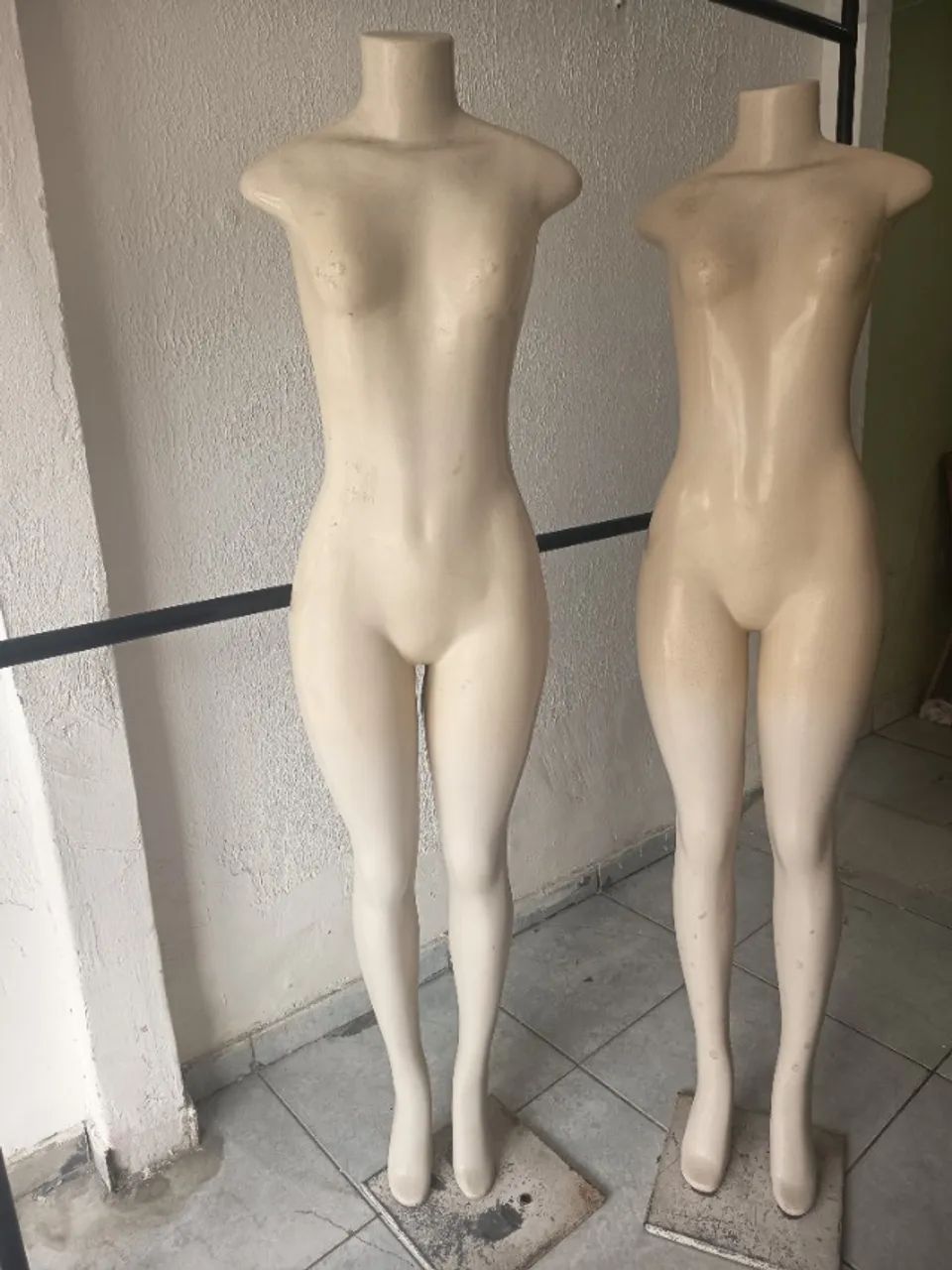 Arara com vidro e manequim  - Foto 3