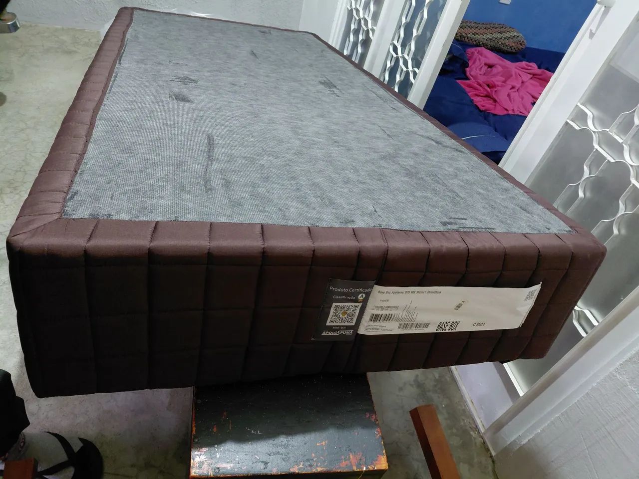 Base Box para colchão solteiro - cor marrom - excelente estado - Foto 3