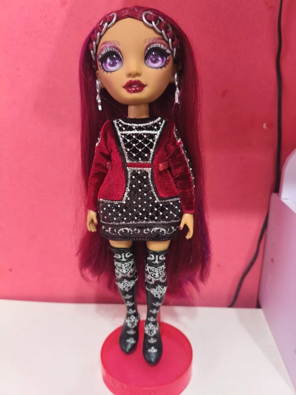 Mila Rainbow High 