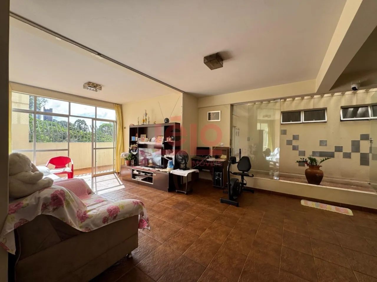 Apartamento na zona 4 com 4 quartos e 2 vagas - Foto 3