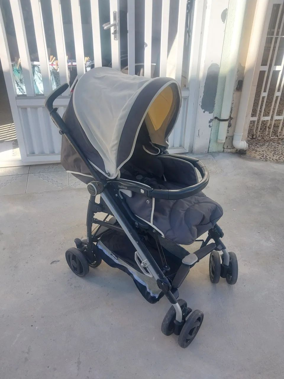 Carrinho de bebê e bebê conforto, usado. - Foto 3