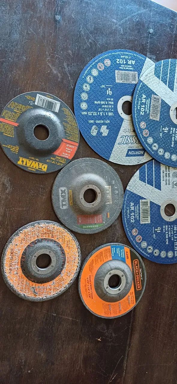 03 discos corte 7"x 1/16x 7/8"  + 3 discos desbaste 41/2" R$ 50 - Foto 5