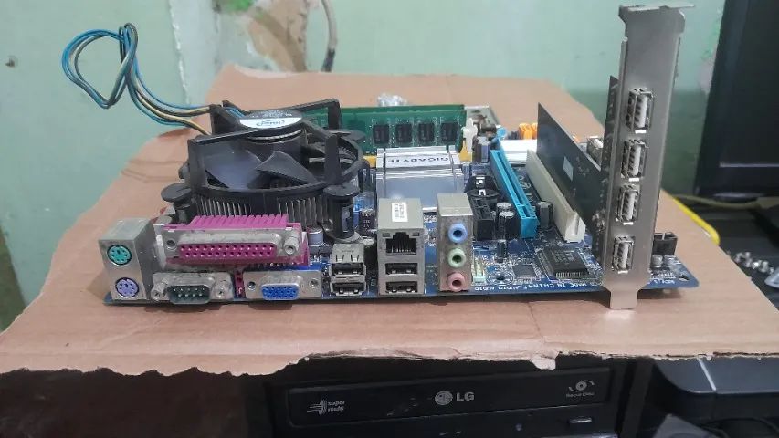 Kit Placa Mãe Gigabyte GA-G31M-S2L + Processador E4500 + 3gb Memória - Foto 2