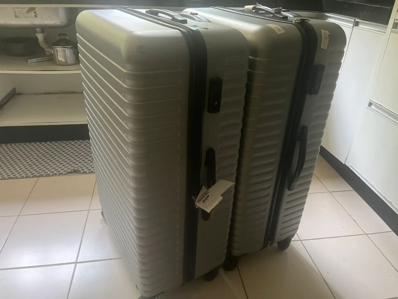 Vendo malas semi novas 