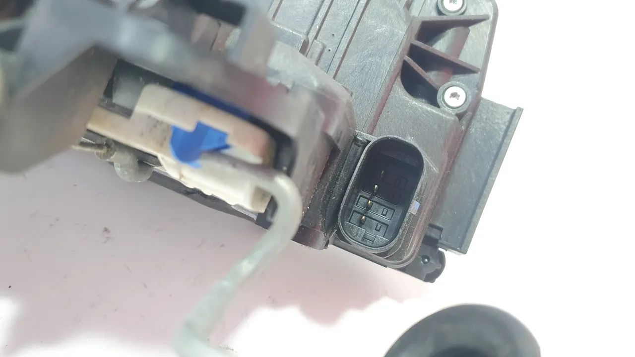 Fechadura Porta Traseira Direita C180 W205 2015 A 2018 - Foto 8
