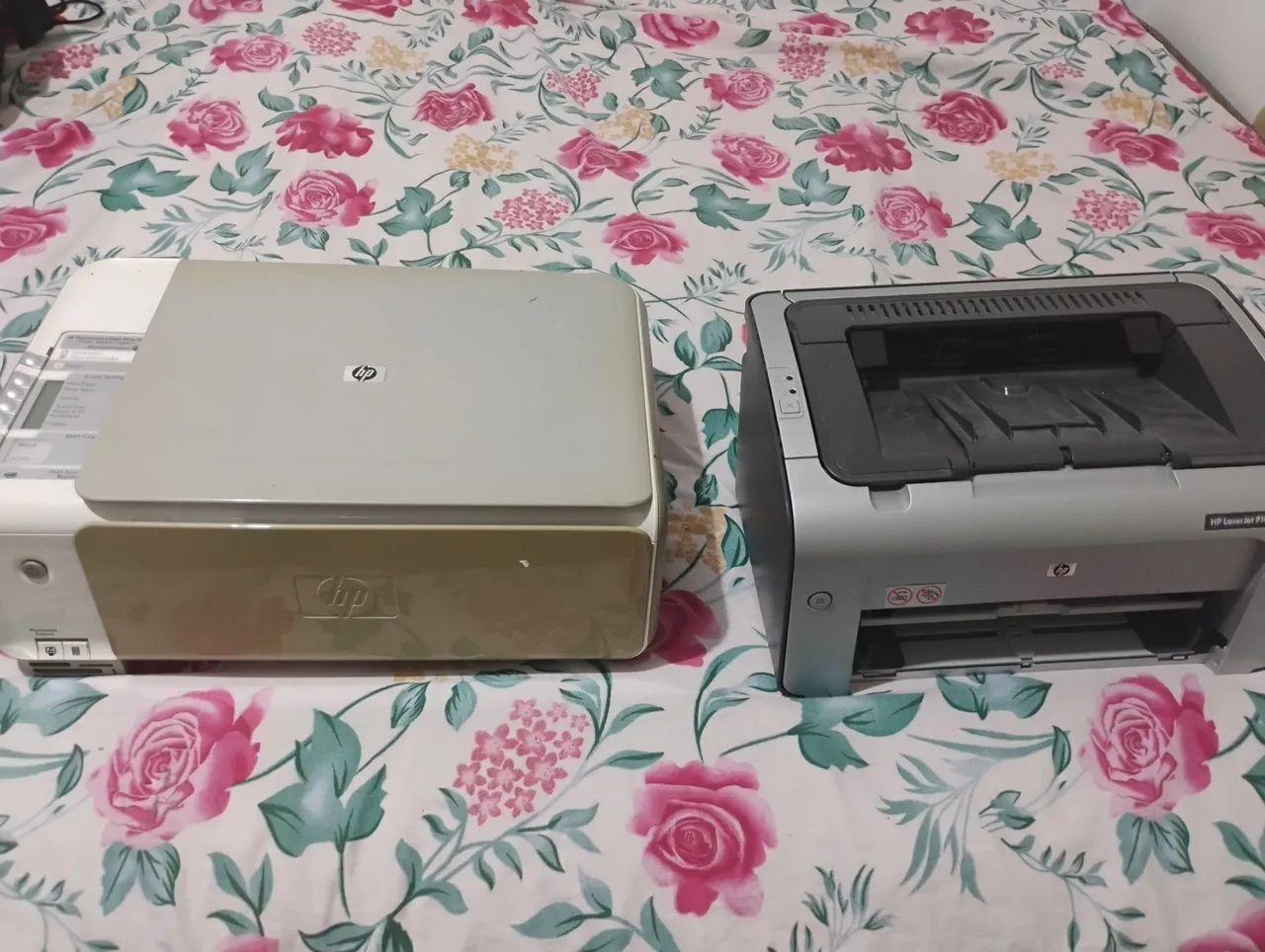 Impressoras pra retirada de peças (uma está ligando)
