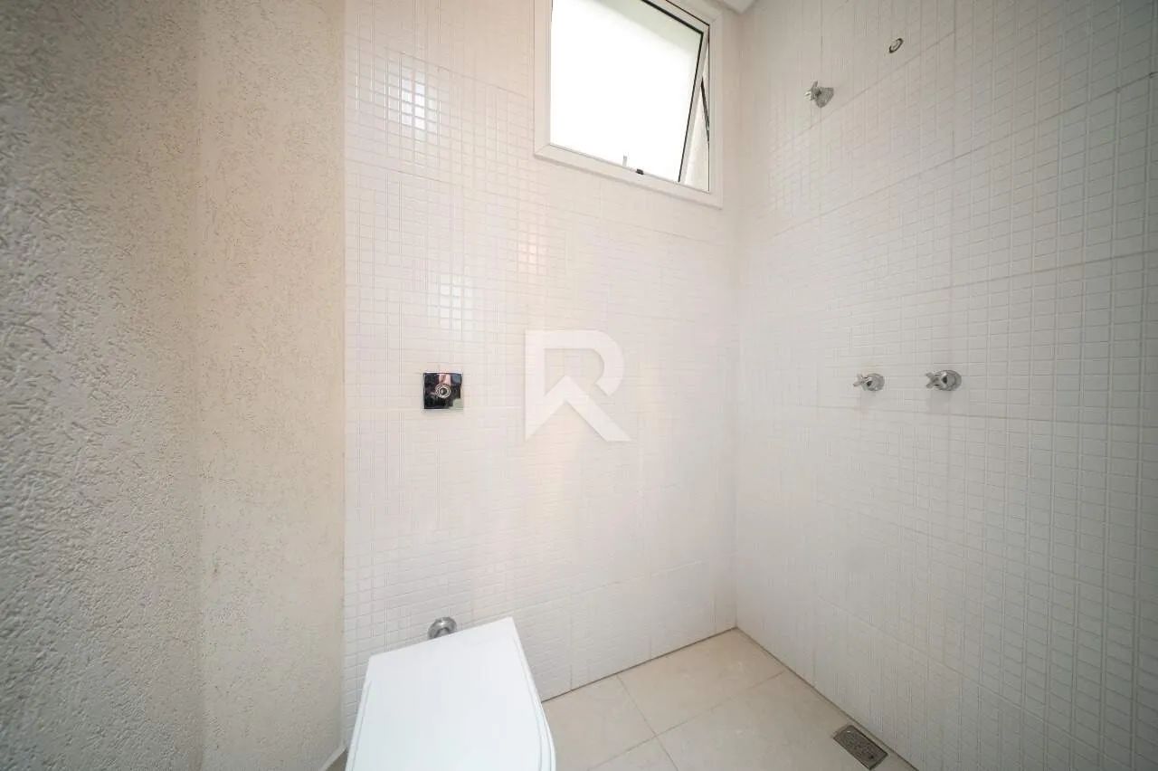 Casa com Amplo Jardim, Piscina e 4 Quartos para Locação, 316 m² - Jardim Social - Curitiba - Foto 20