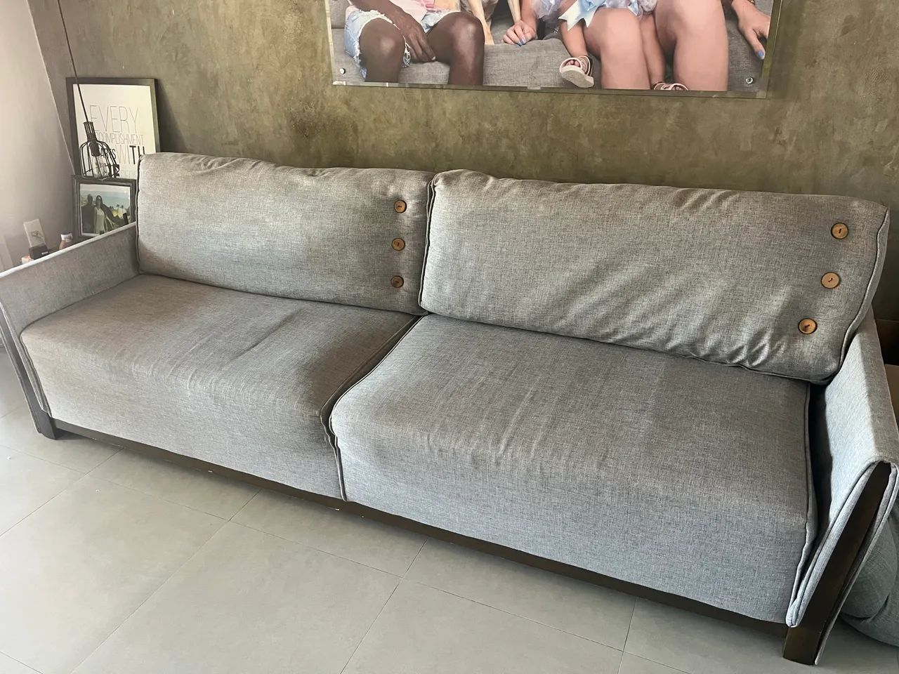 Sofá fixo 250cm com molas ensacadas, em linho cinza 