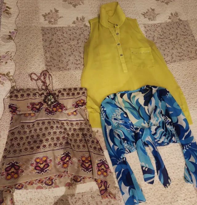 Kit com 3 blusinhas de musseline/ tule