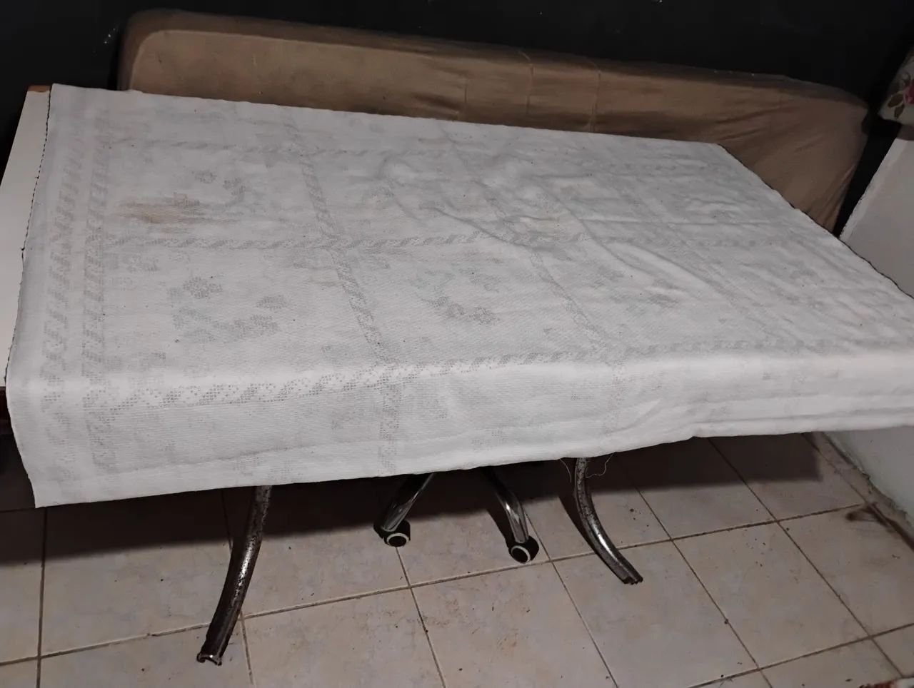 Mesa de jantar 80x45 - Foto 2